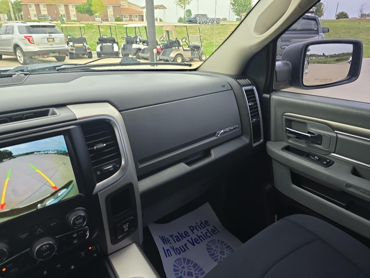 RAM 1500 Big Horn 4x4 Crew Cab 5'7" Box 2017