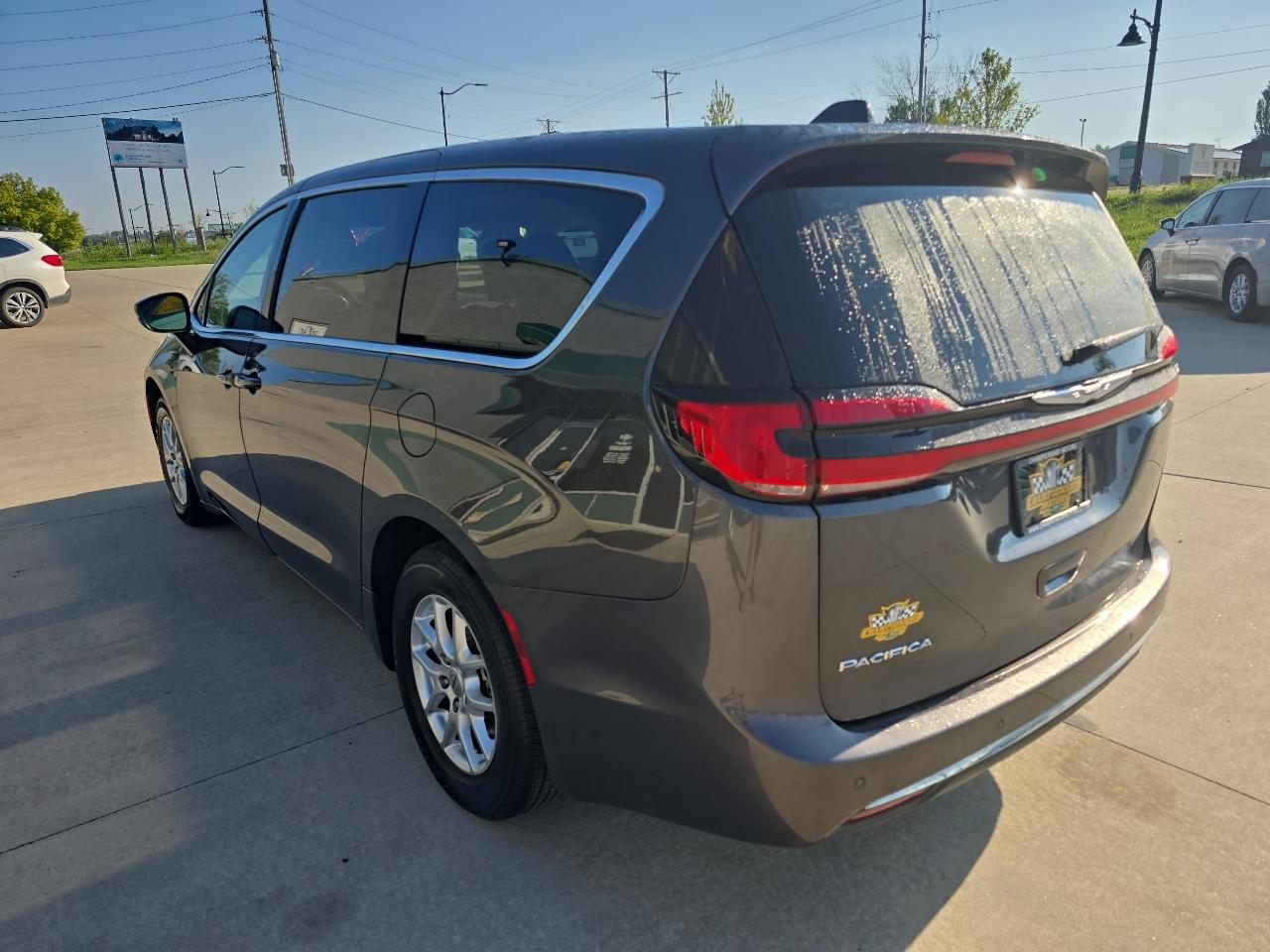 Chrysler Pacifica Touring L FWD 2023