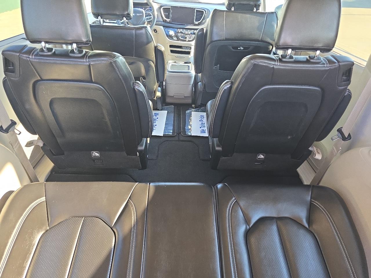 Chrysler Pacifica Touring L FWD 2023
