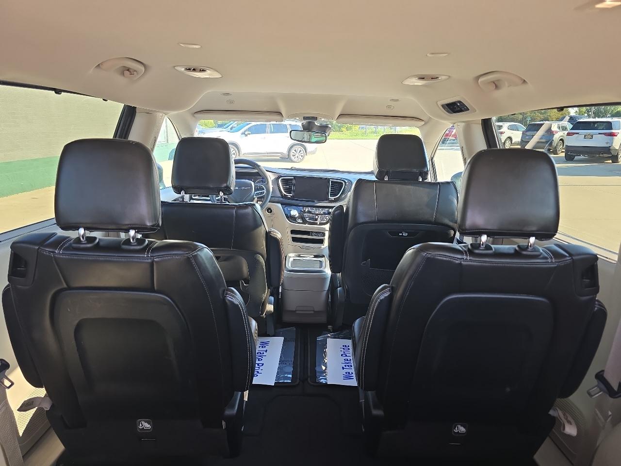 Chrysler Pacifica Touring L FWD 2023