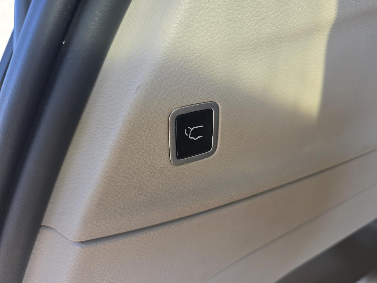 Chrysler Pacifica Touring L FWD 2023
