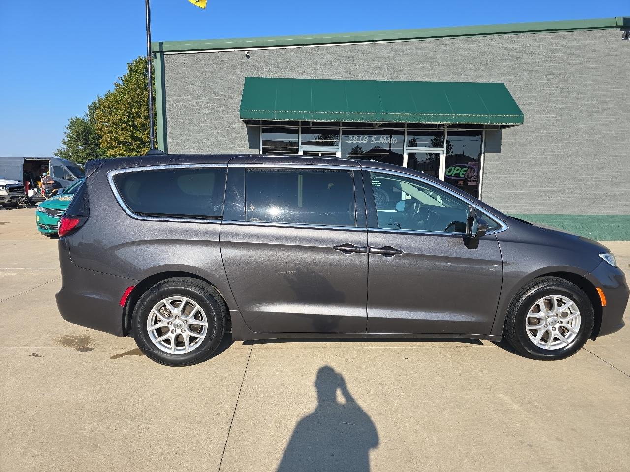 Chrysler Pacifica Touring L FWD 2023