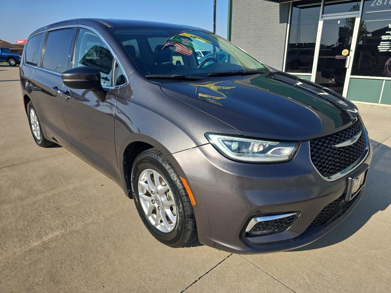 Chrysler Pacifica Touring L FWD 2023