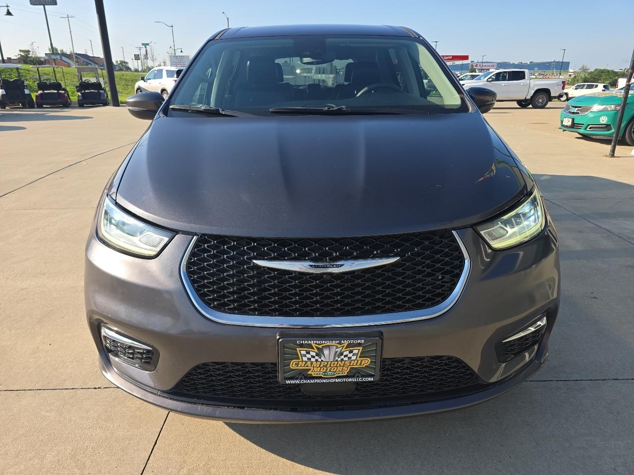 Chrysler Pacifica Touring L FWD 2023