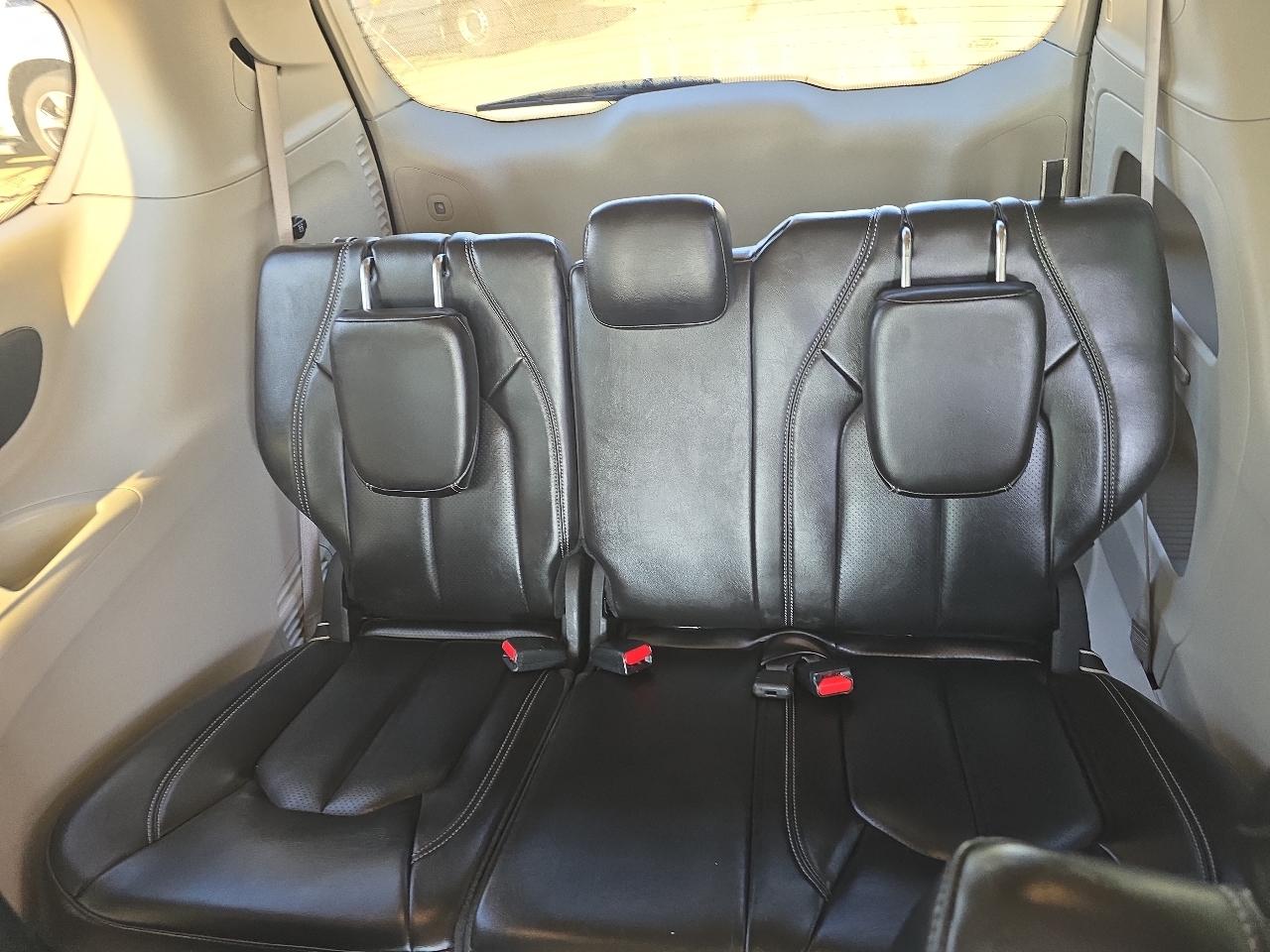 Chrysler Pacifica Touring L FWD 2023