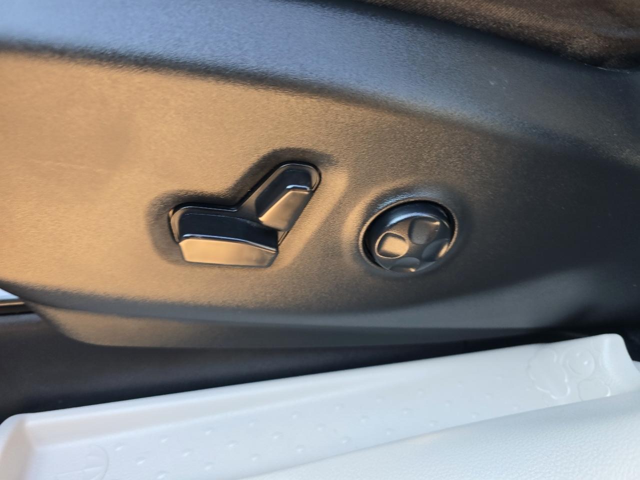 Chrysler Pacifica Touring L FWD 2023