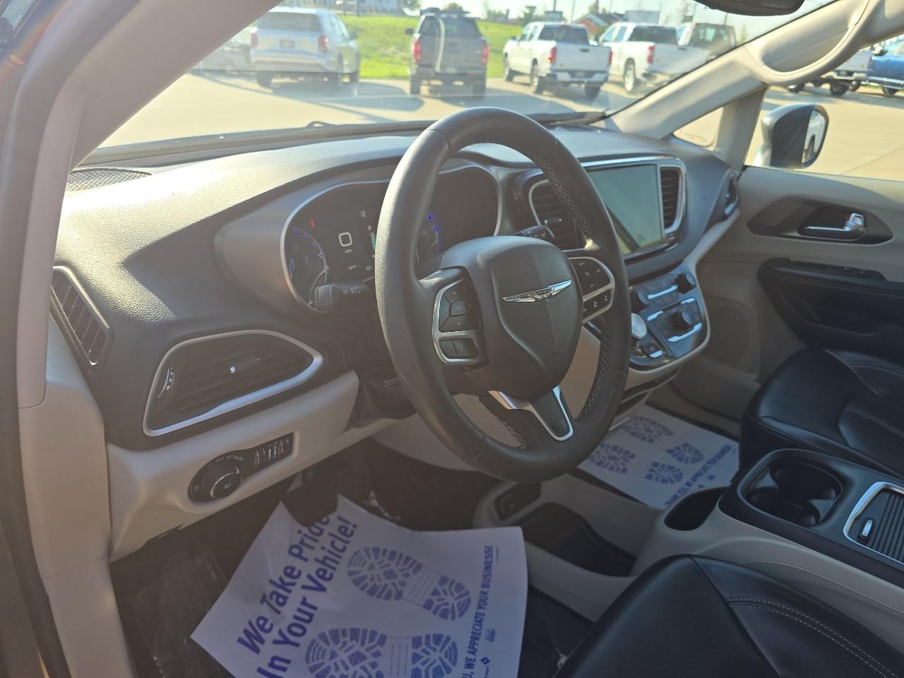 Chrysler Pacifica Touring L FWD 2023