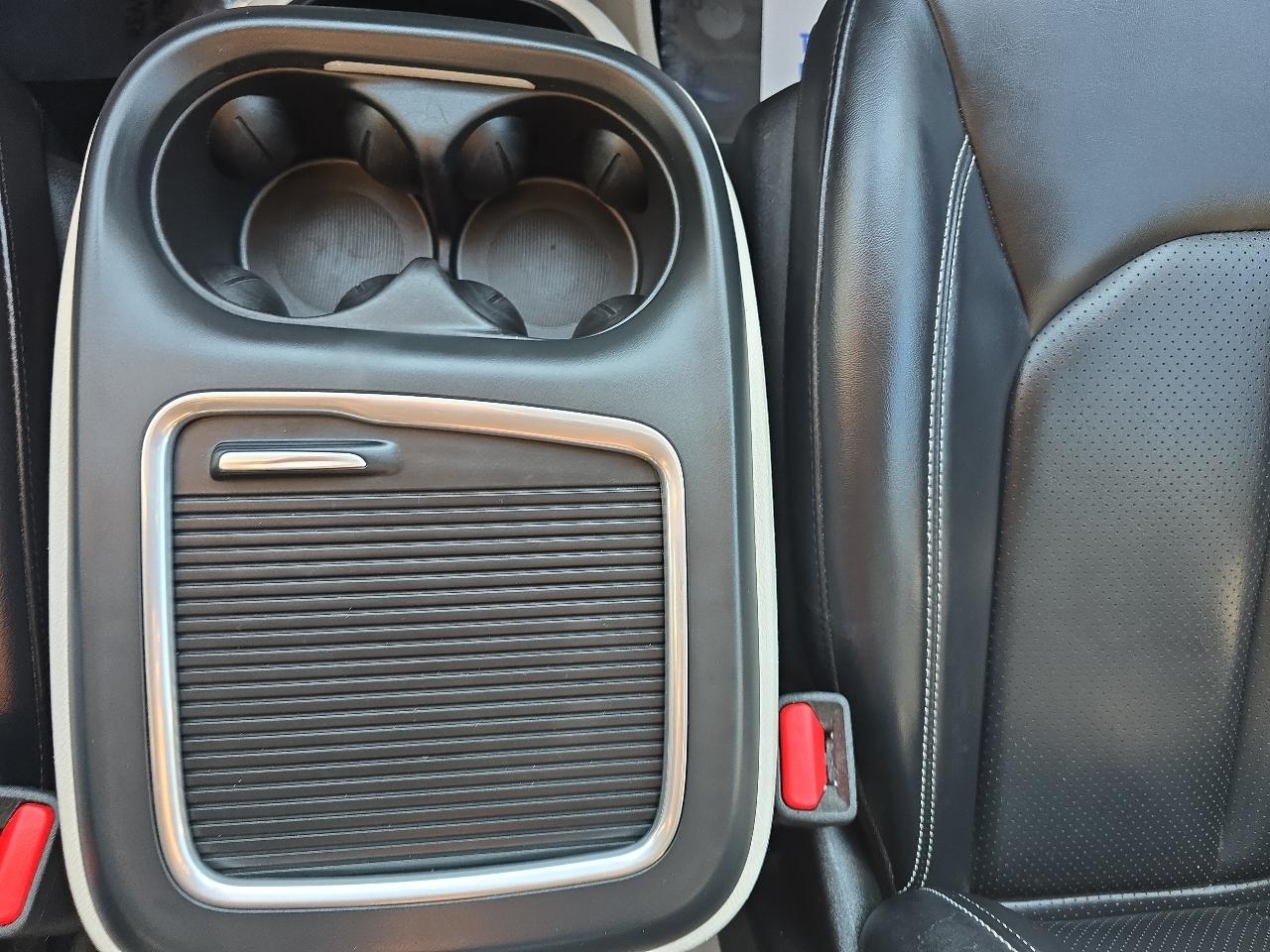 Chrysler Pacifica Touring L FWD 2023