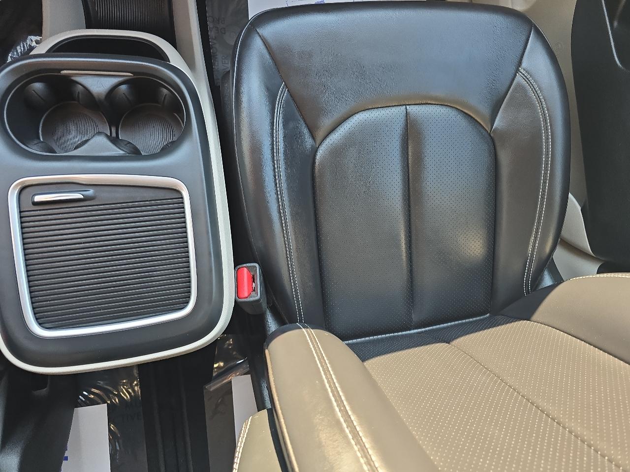 Chrysler Pacifica Touring L FWD 2023