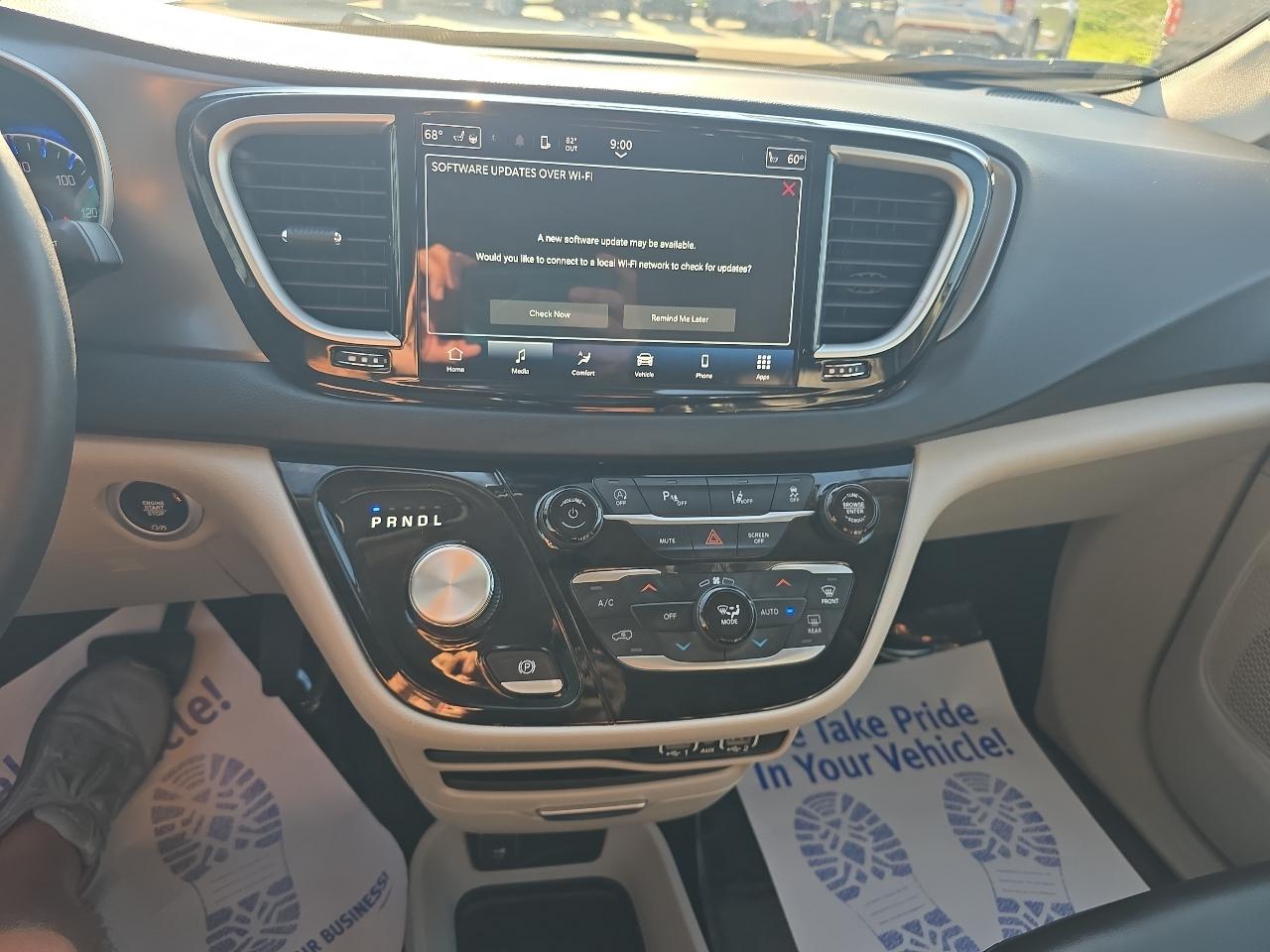 Chrysler Pacifica Touring L FWD 2023
