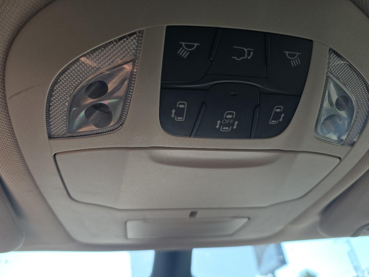Chrysler Pacifica Touring L FWD 2023
