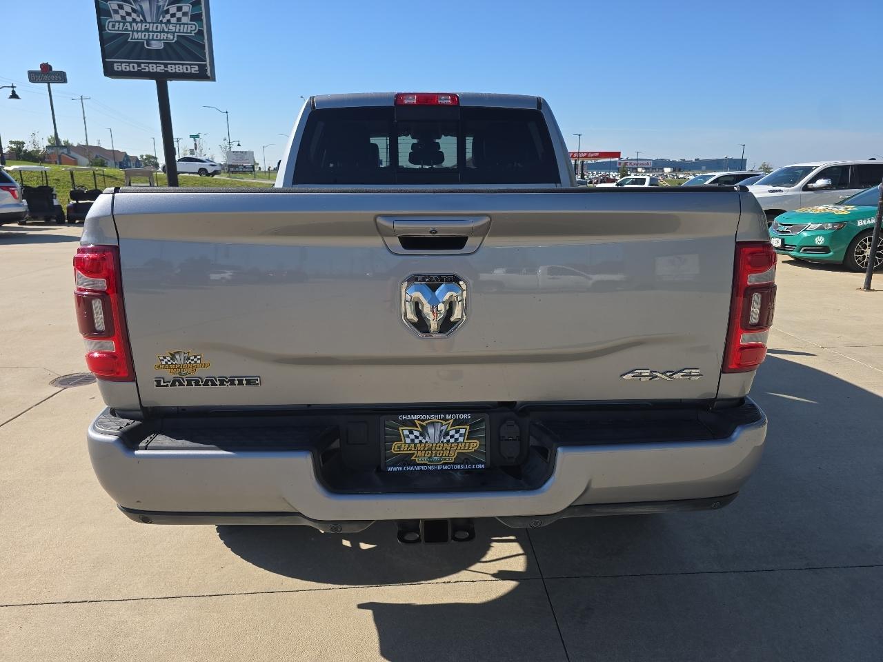 RAM 2500 Laramie 4x4 Crew Cab 6'4" Box 2024