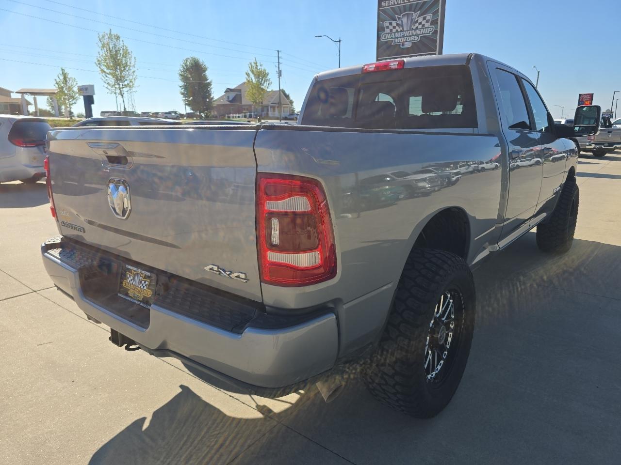 RAM 2500 Laramie 4x4 Crew Cab 6'4" Box 2024