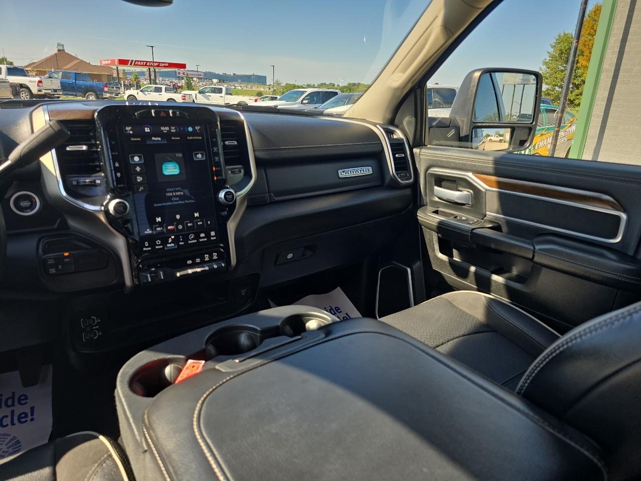 RAM 2500 Laramie 4x4 Crew Cab 6'4" Box 2024