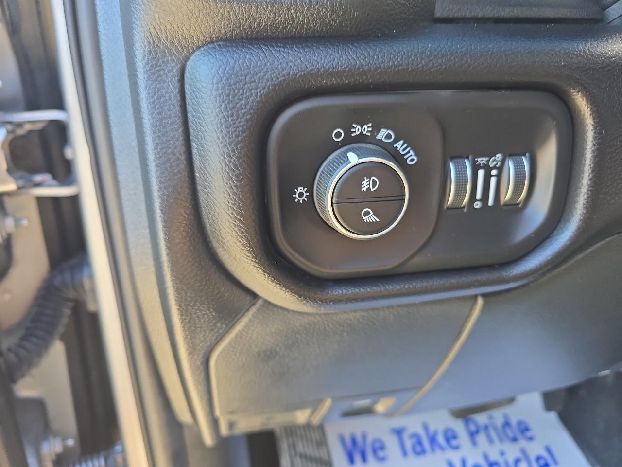 RAM 2500 Laramie 4x4 Crew Cab 6'4" Box 2024