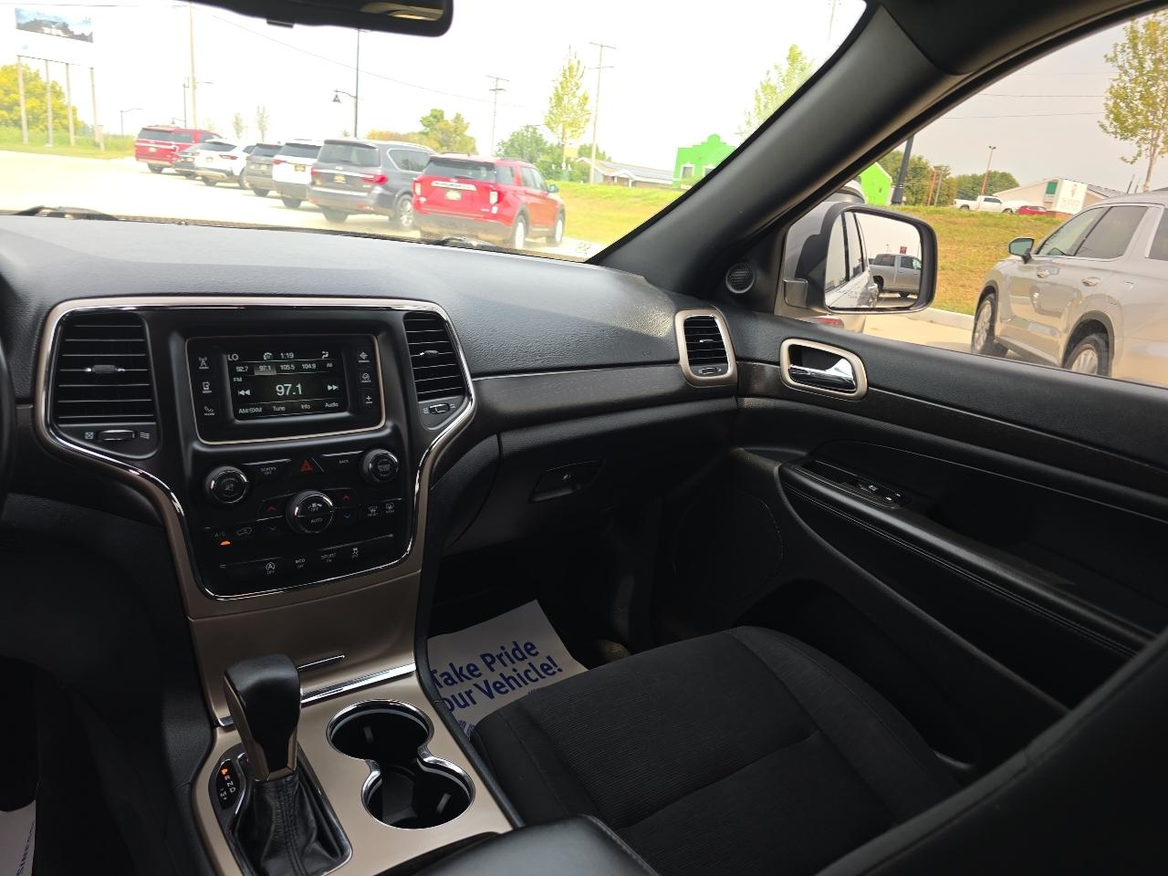 Jeep Grand Cherokee 4WD 4dr Laredo 2016