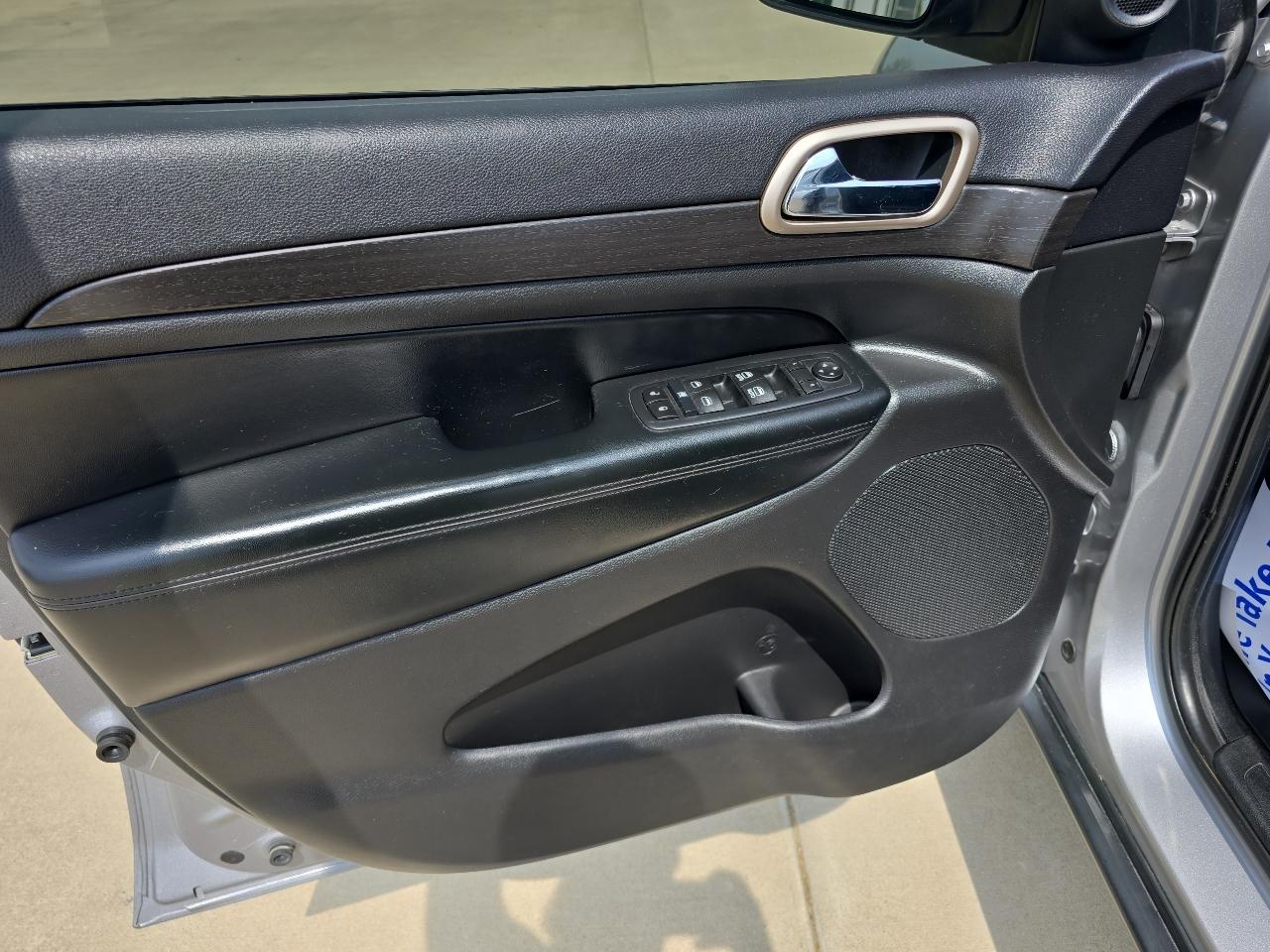 Jeep Grand Cherokee 4WD 4dr Laredo 2016