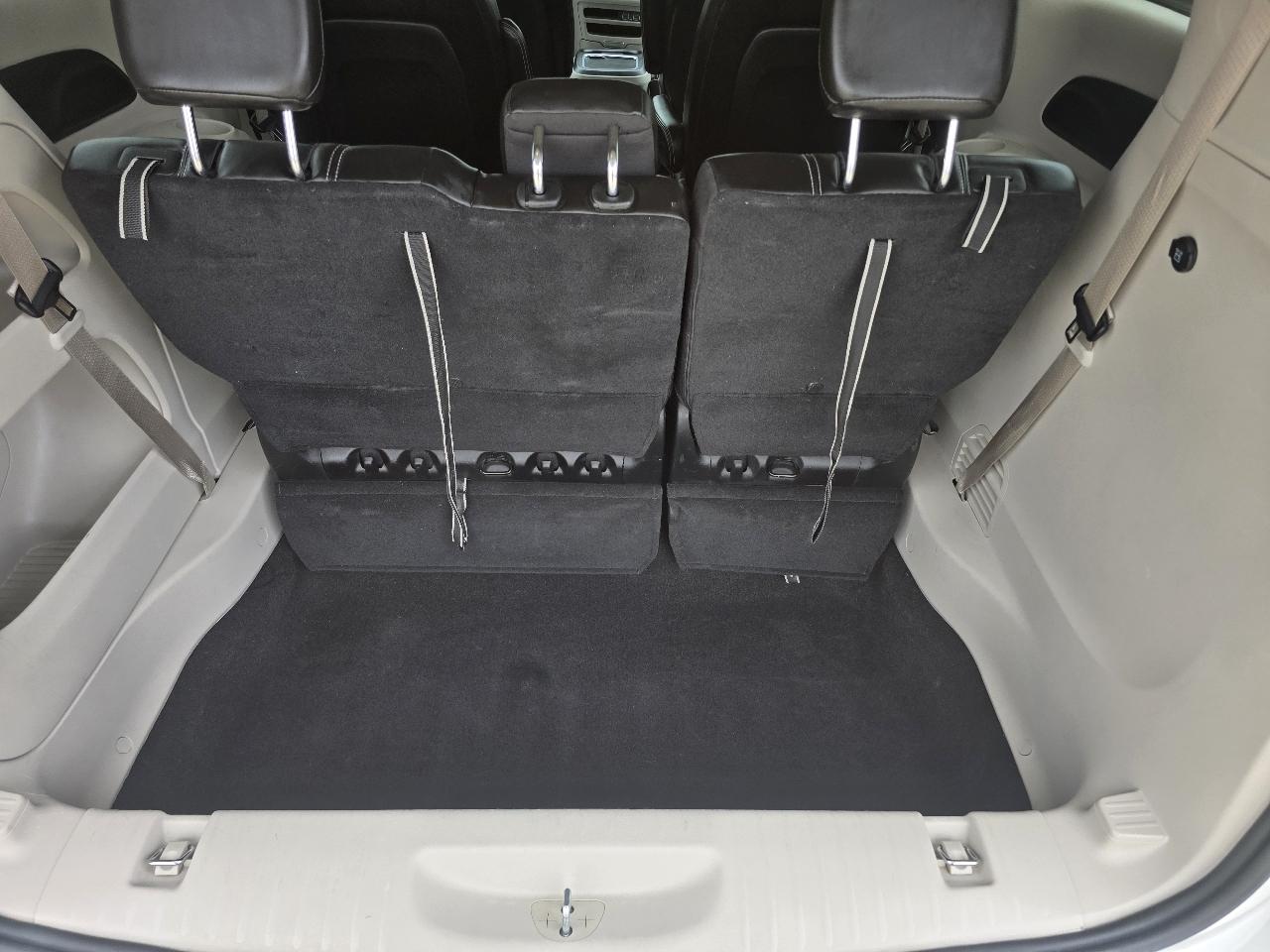 Chrysler Pacifica Touring L FWD 2023