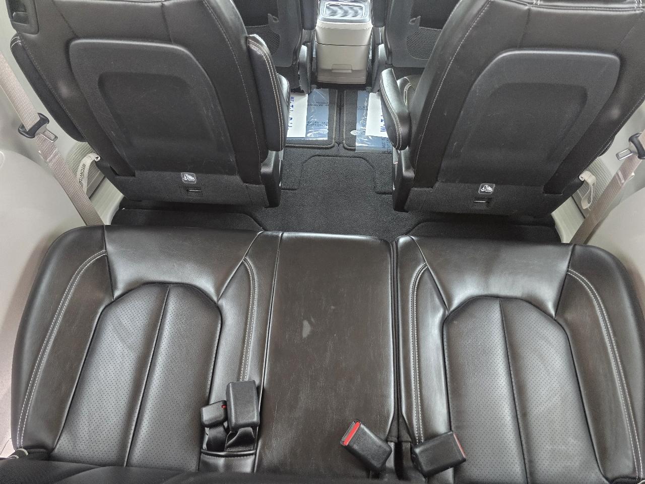 Chrysler Pacifica Touring L FWD 2023