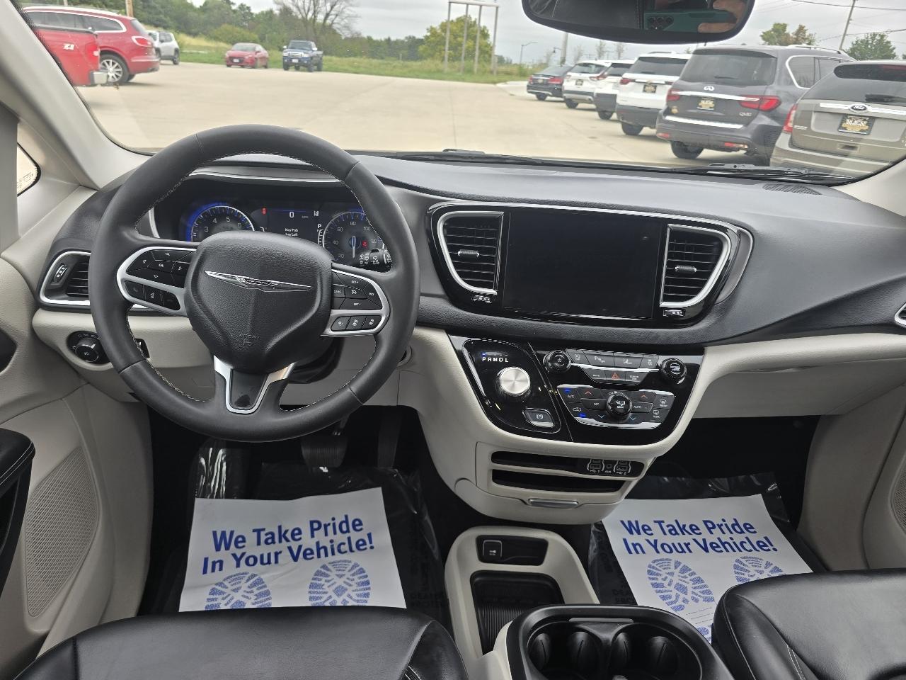 Chrysler Pacifica Touring L FWD 2023