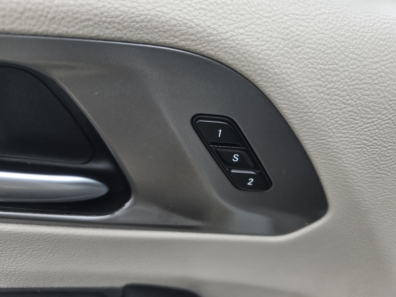 Chrysler Pacifica Touring L FWD 2023