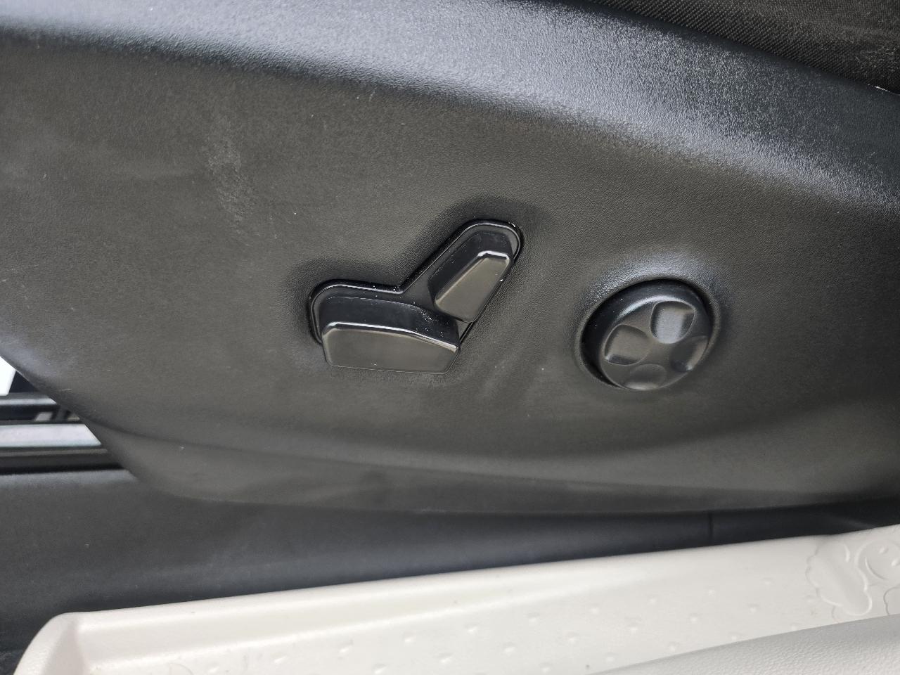 Chrysler Pacifica Touring L FWD 2023