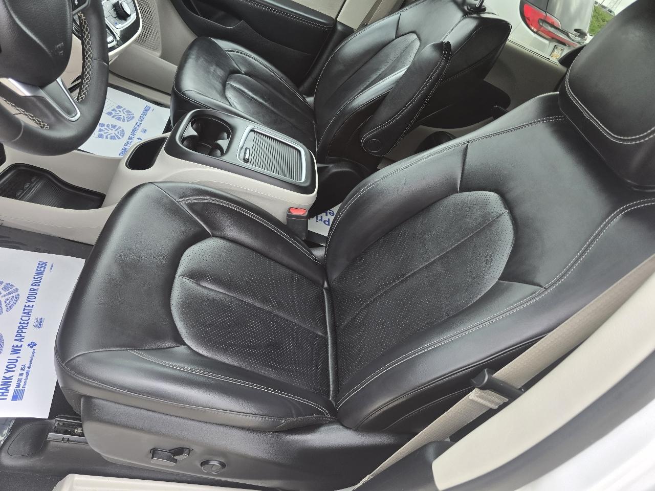 Chrysler Pacifica Touring L FWD 2023