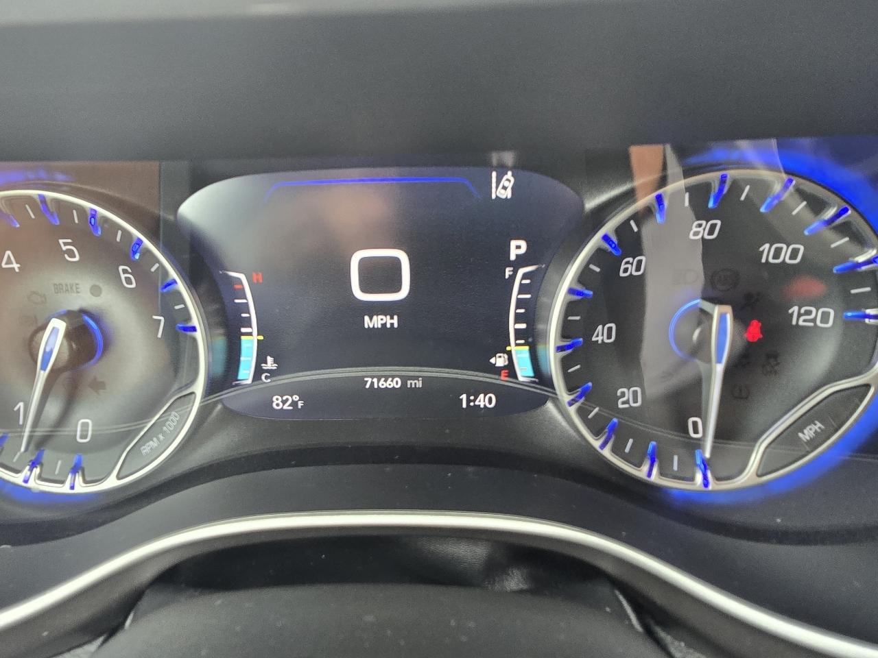 Chrysler Pacifica Touring L FWD 2023
