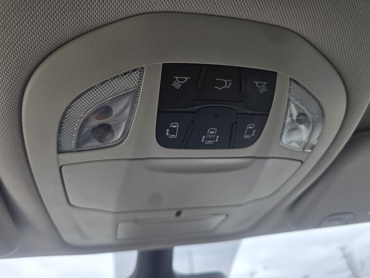 Chrysler Pacifica Touring L FWD 2023