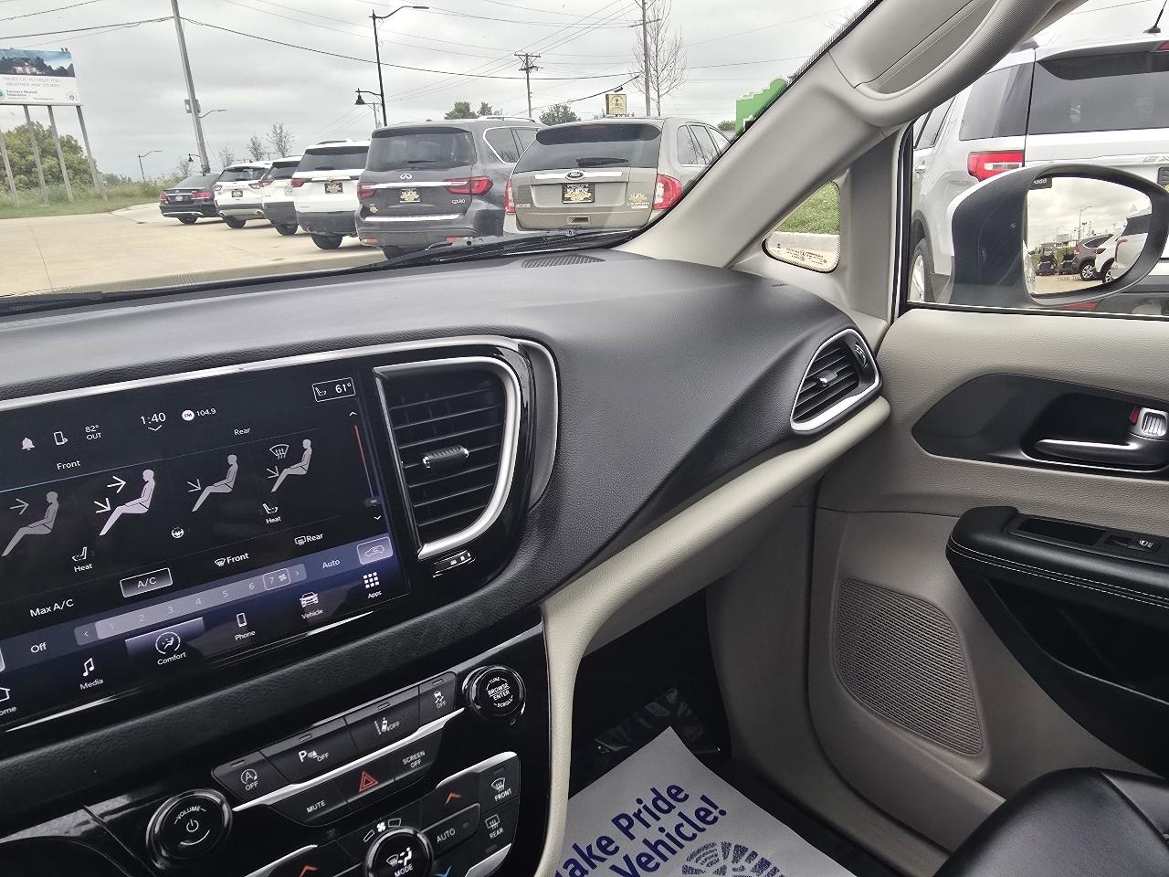 Chrysler Pacifica Touring L FWD 2023