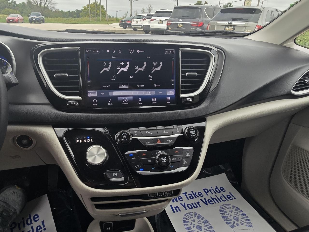 Chrysler Pacifica Touring L FWD 2023