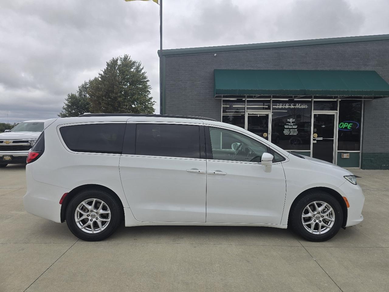 Chrysler Pacifica Touring L FWD 2022