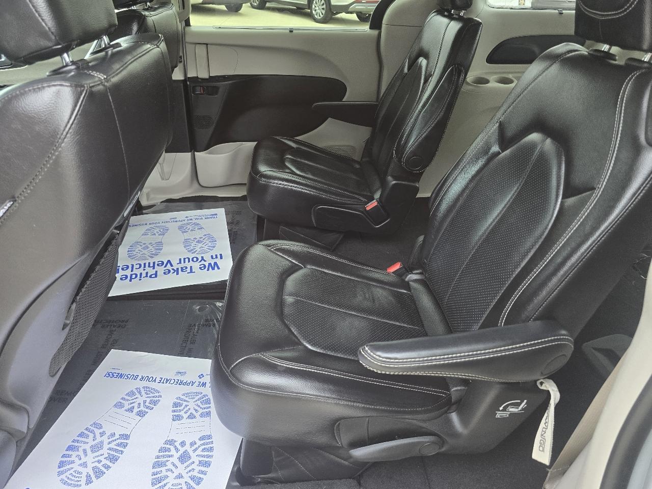 Chrysler Pacifica Touring L FWD 2022