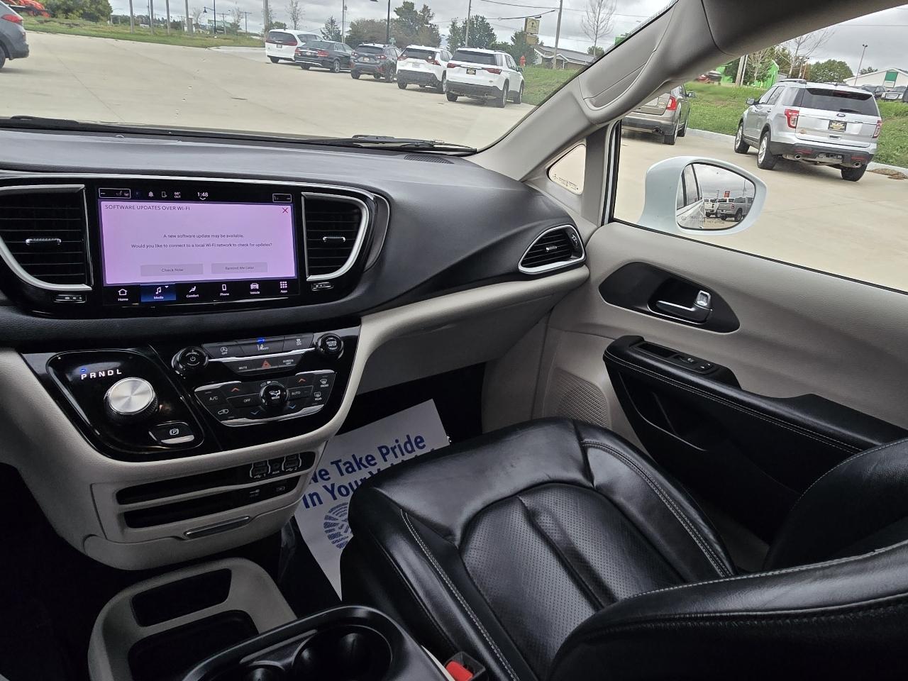 Chrysler Pacifica Touring L FWD 2022