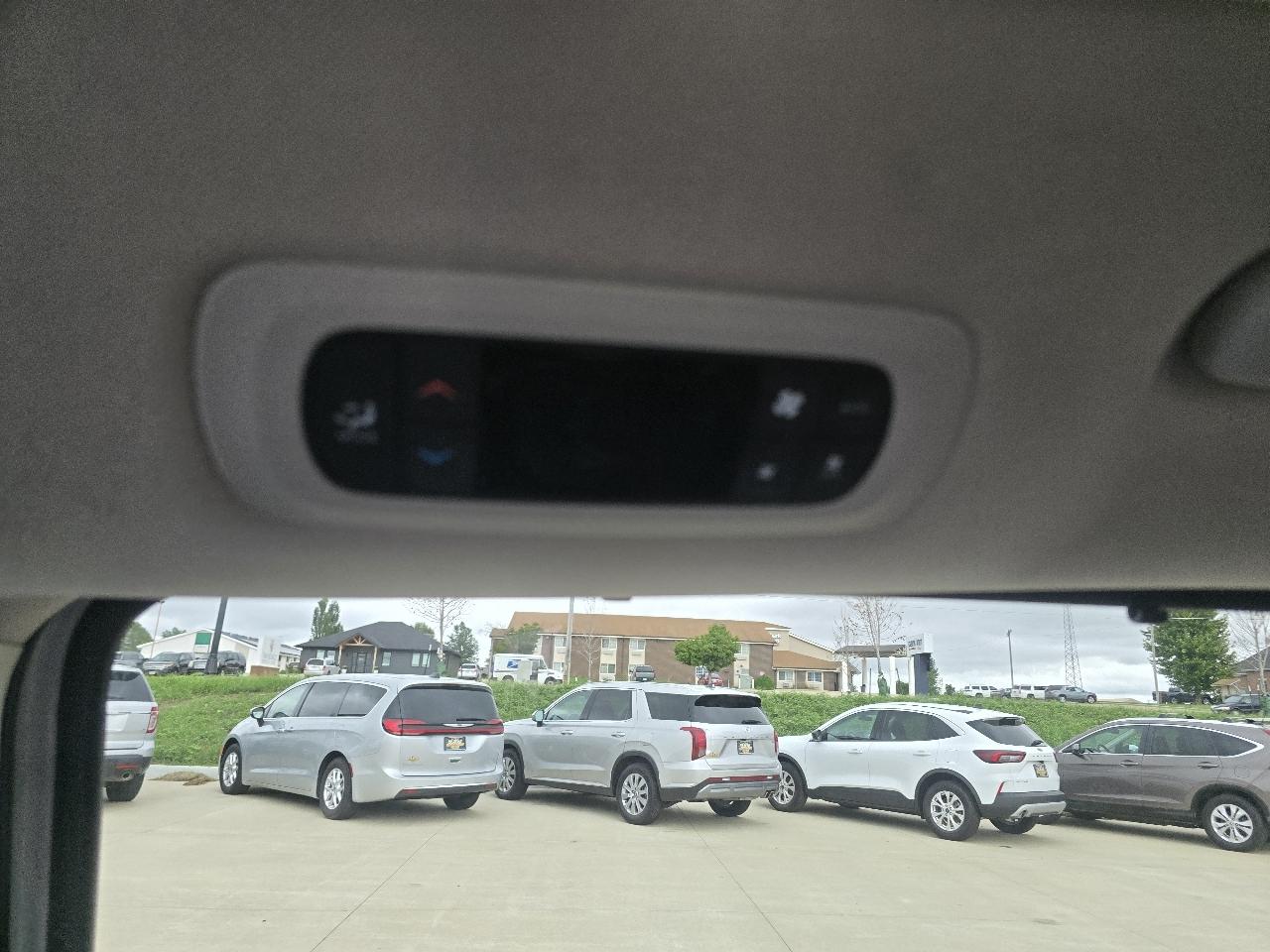 Chrysler Pacifica Touring L FWD 2022