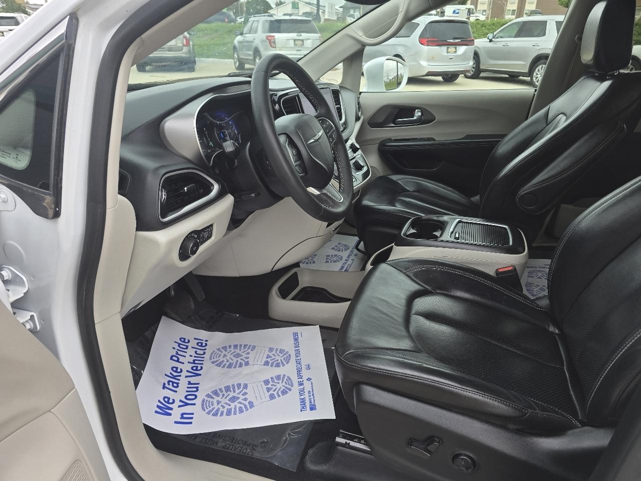 Chrysler Pacifica Touring L FWD 2022