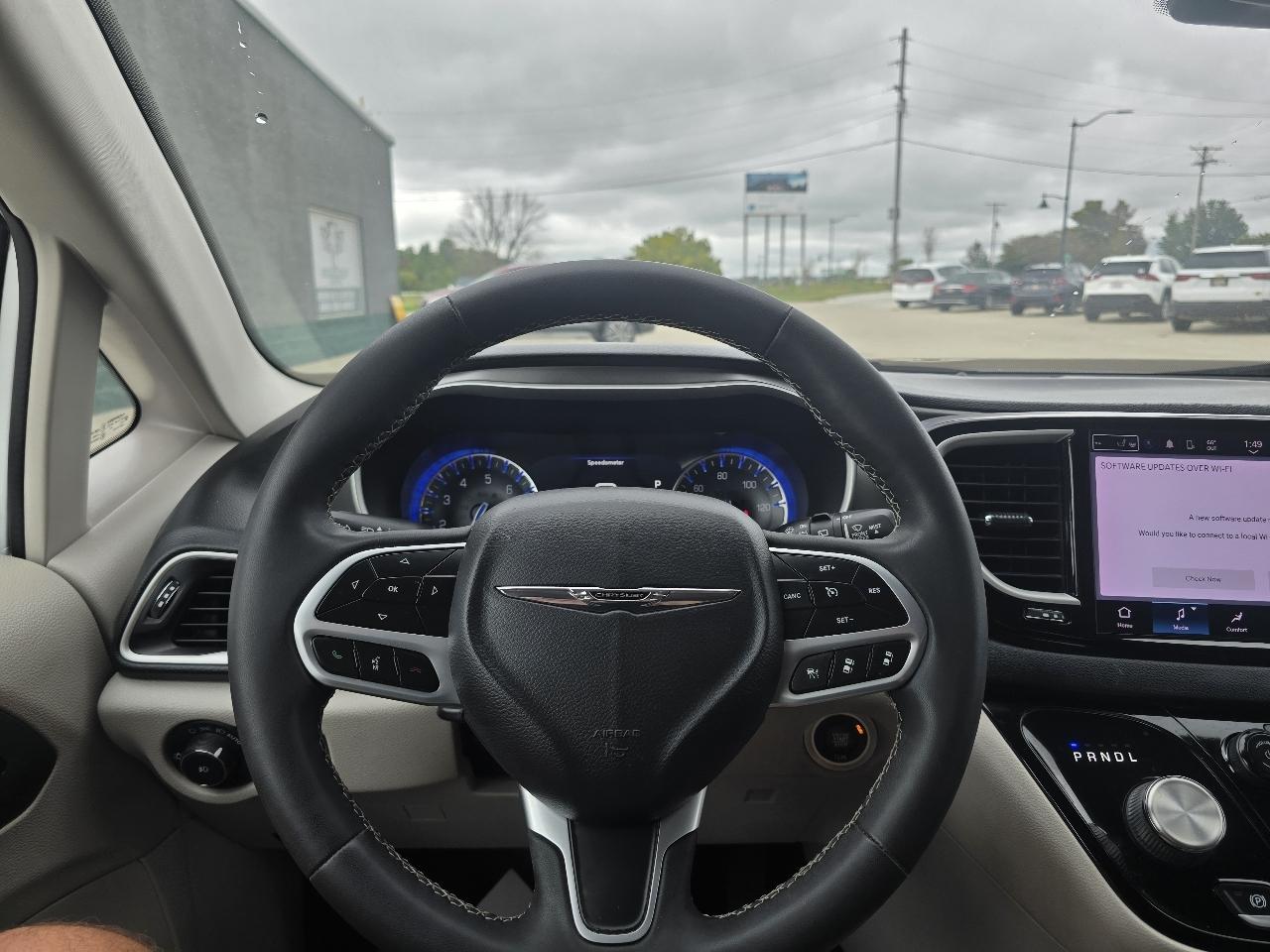 Chrysler Pacifica Touring L FWD 2022