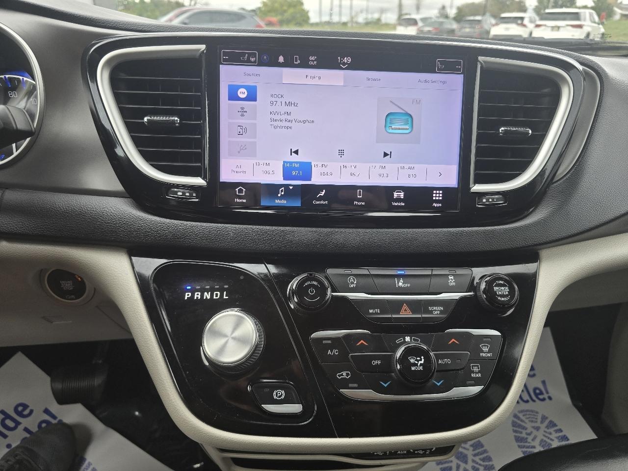 Chrysler Pacifica Touring L FWD 2022