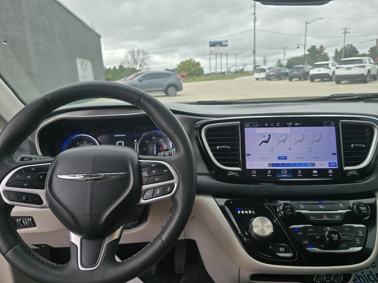 Chrysler Pacifica Touring L FWD 2022
