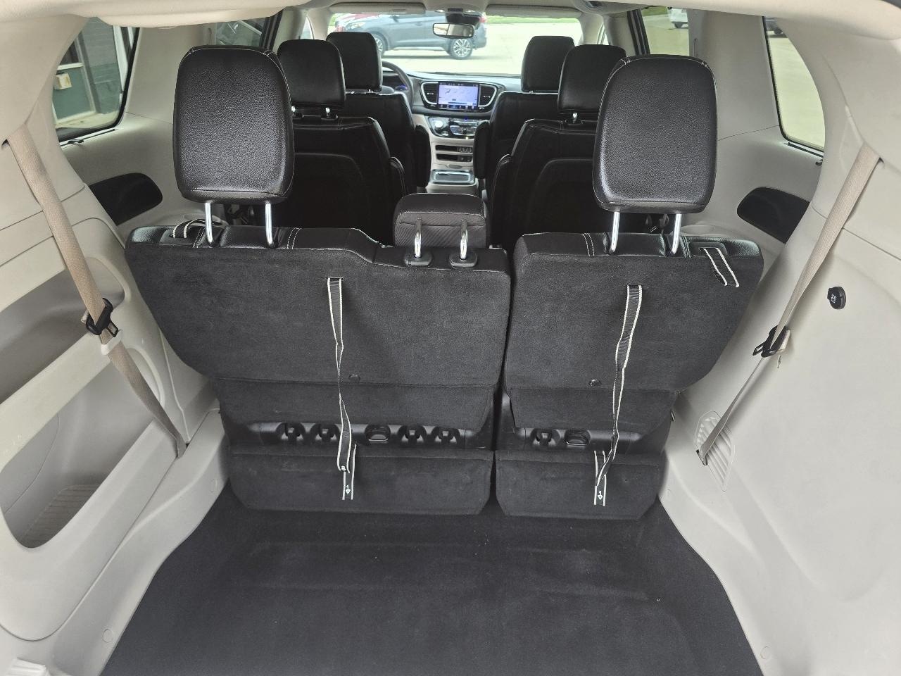 Chrysler Pacifica Touring L FWD 2022