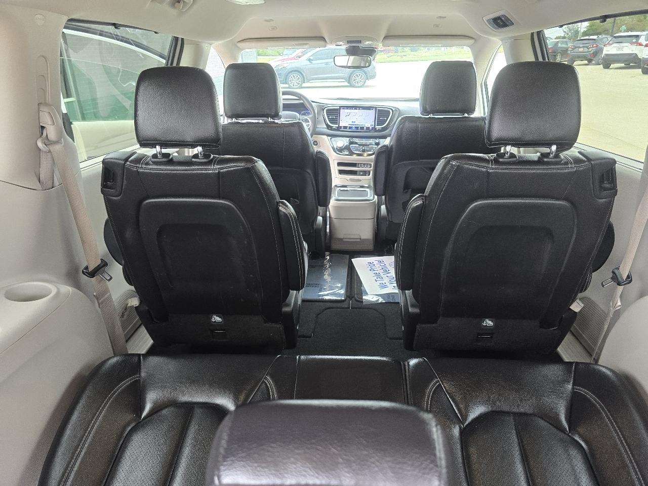 Chrysler Pacifica Touring L FWD 2022