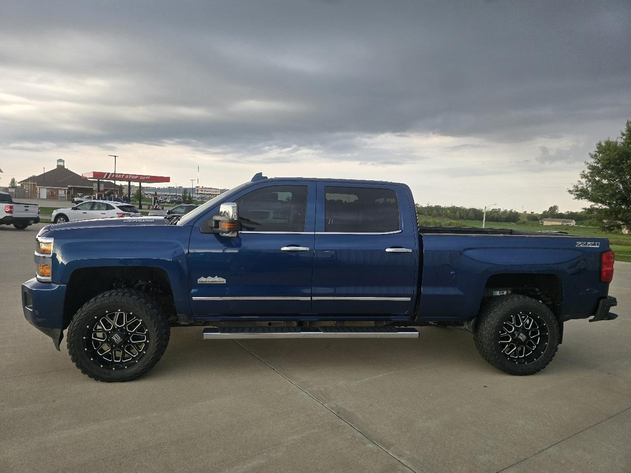 Chevrolet Silverado 3500HD 4WD Crew Cab 153.7" High Country 2016