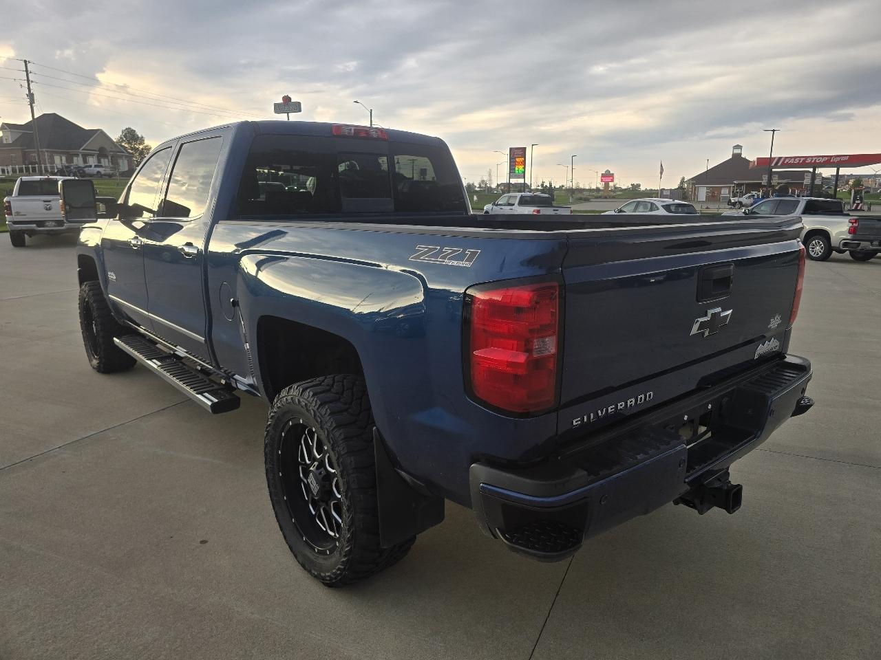 Chevrolet Silverado 3500HD 4WD Crew Cab 153.7" High Country 2016