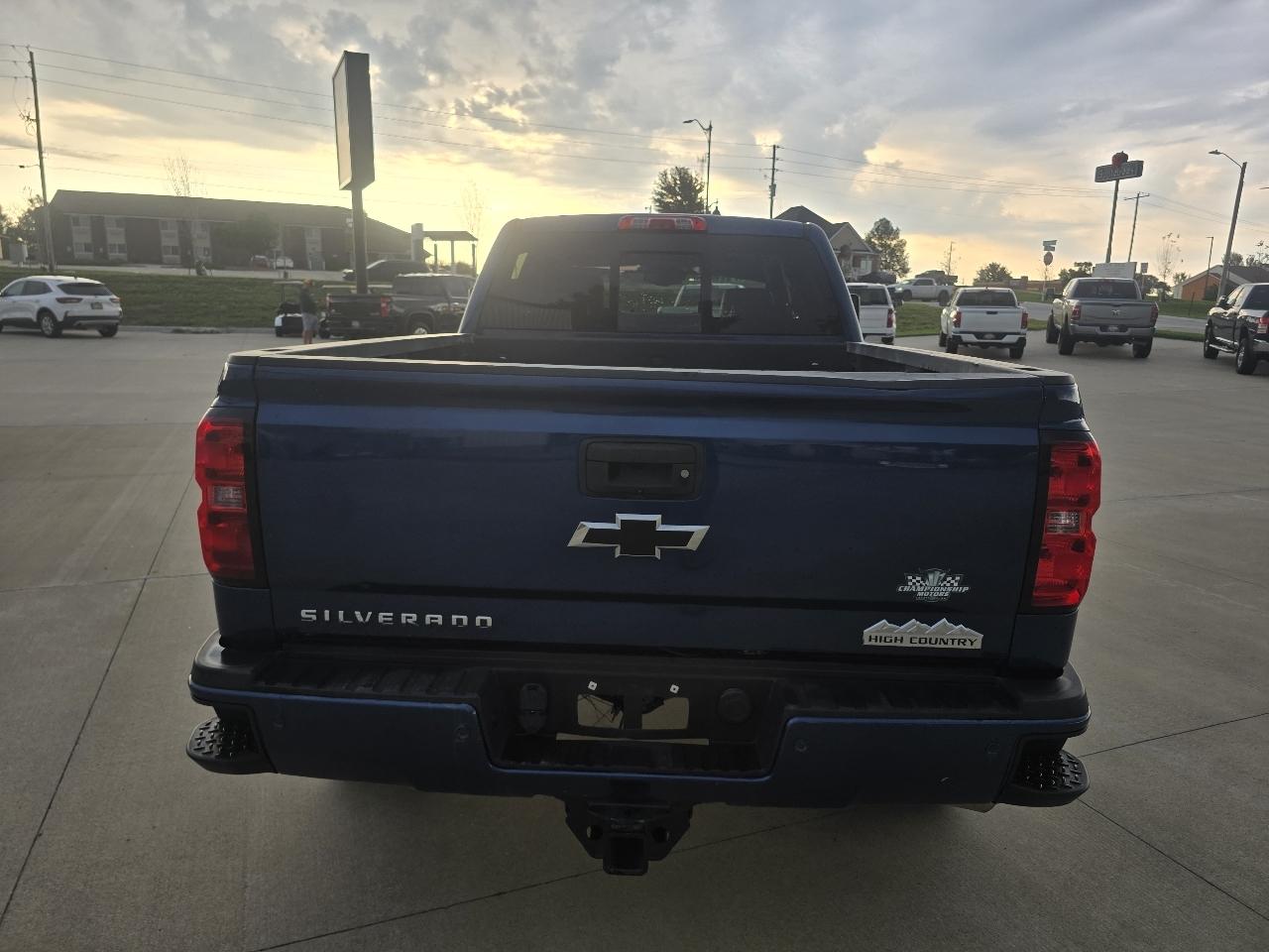 Chevrolet Silverado 3500HD 4WD Crew Cab 153.7" High Country 2016