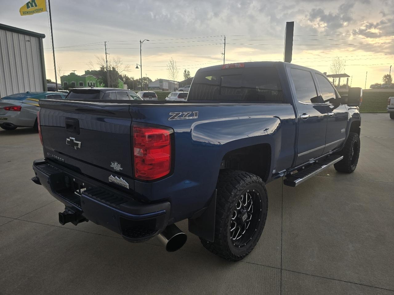 Chevrolet Silverado 3500HD 4WD Crew Cab 153.7" High Country 2016
