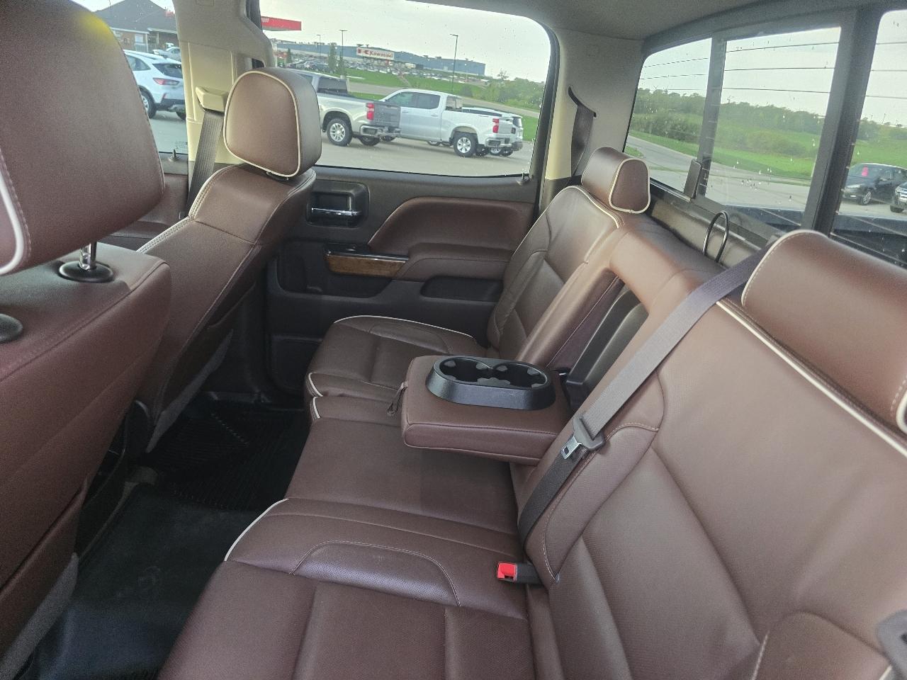 Chevrolet Silverado 3500HD 4WD Crew Cab 153.7" High Country 2016