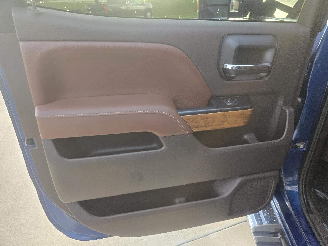 Chevrolet Silverado 3500HD 4WD Crew Cab 153.7" High Country 2016