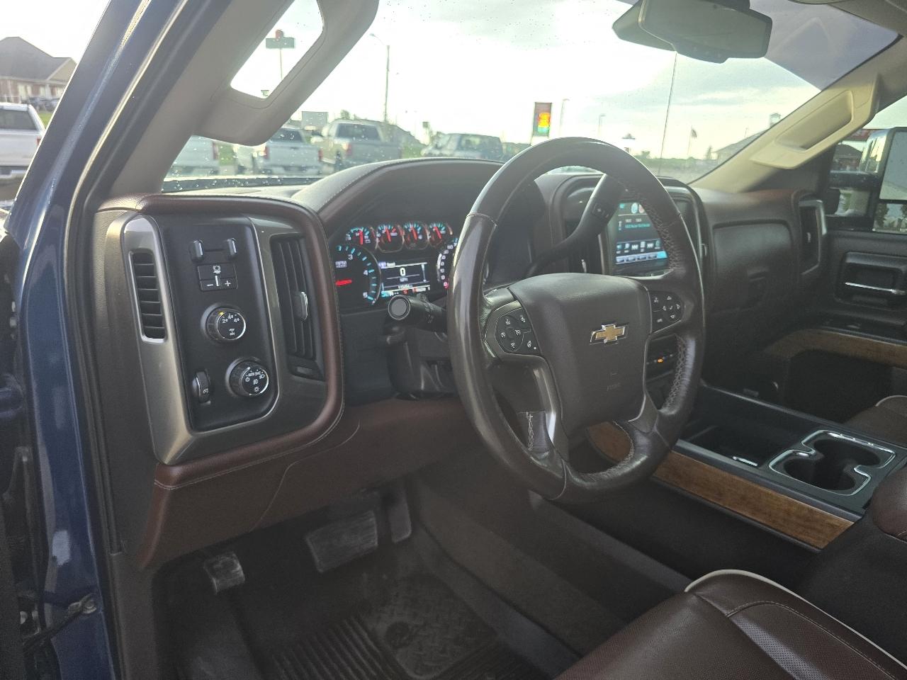 Chevrolet Silverado 3500HD 4WD Crew Cab 153.7" High Country 2016