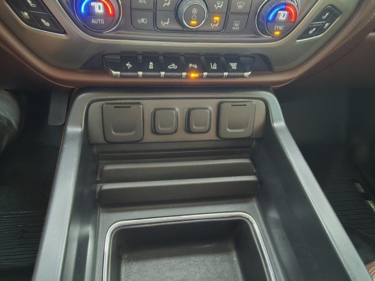 Chevrolet Silverado 3500HD 4WD Crew Cab 153.7" High Country 2016