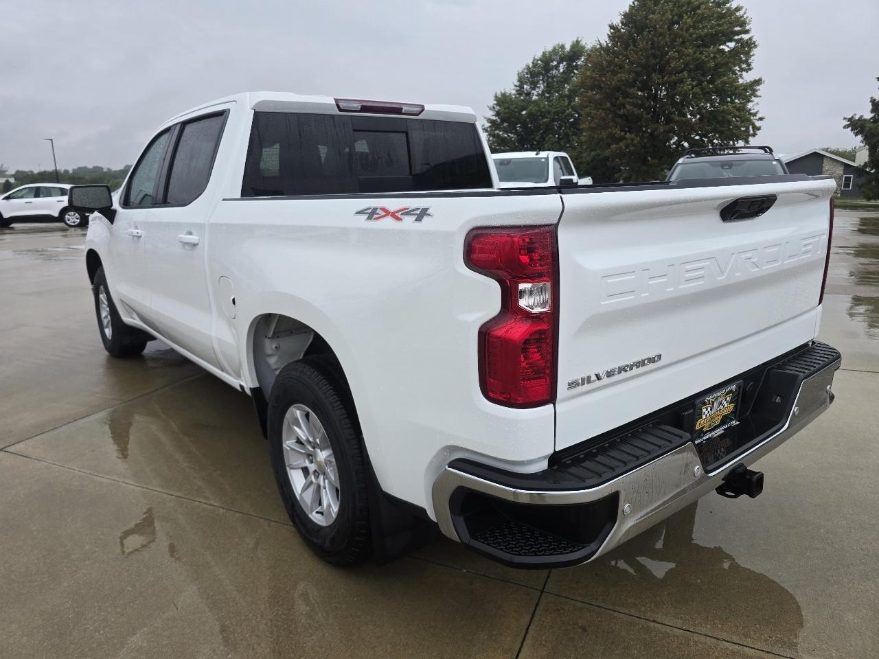 Chevrolet Silverado 1500 4WD Crew Cab 147" LT w/1LT 2024